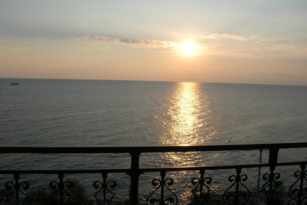 Sunset Studios Скала-Маріон Номер фото